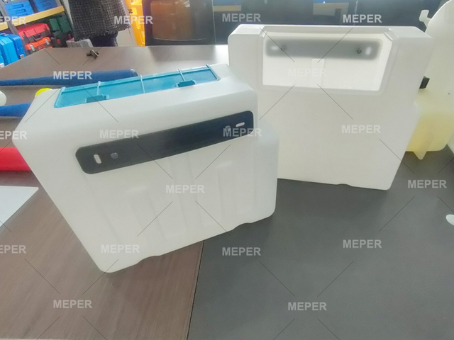 Tanque de agua de inodoro de plástico