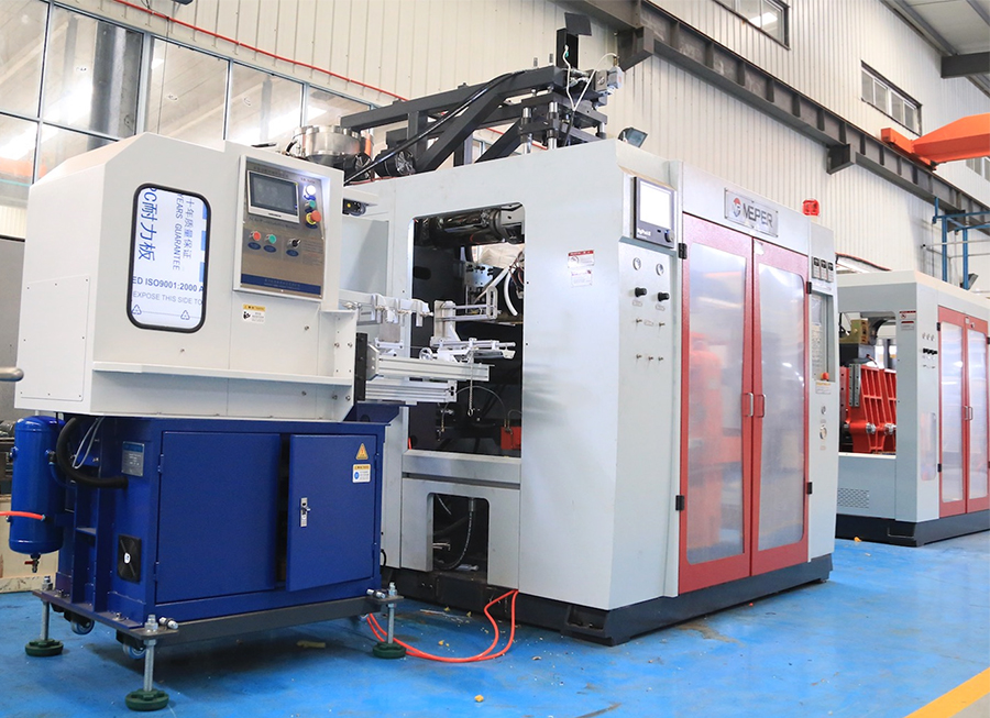 Moldeo por extrusi&oacute;n y soplado MP70FS