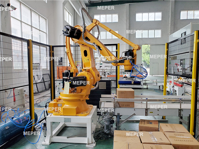 Brazo robótico del sistema de servomotor de inteligencia MEPER para llevar el paquete de tambores de botella de plástico hdpe